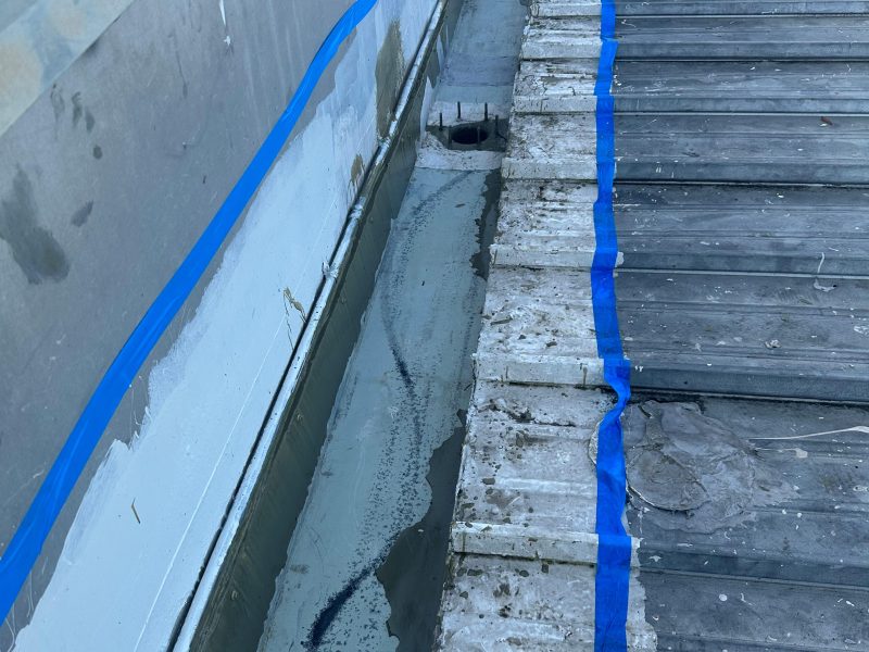 Sealing and Cleaning Commercial Structure Gutters: The LCS Way